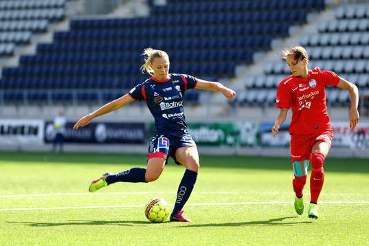 Linköpings Fridolina Rolfö avlossar 1-0-målet