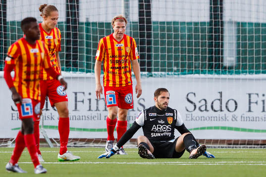 Assyriskas målvakt Robin Malmkvist deppar