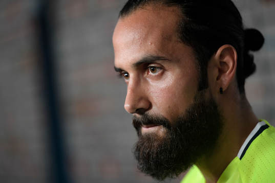Sveriges Erkan Zengin i mixade zonen