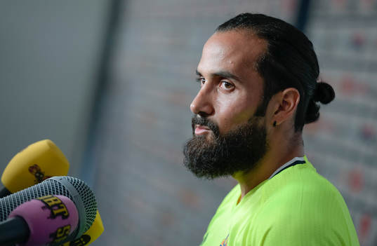 Sveriges Erkan Zengin i mixade zonen