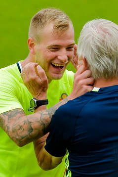 Sveriges John Guidetti och Lars Richt är lekfulla  på