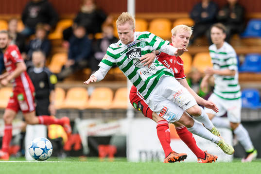 s Kristoffer Thydell tacklar omkull Västerås Linus