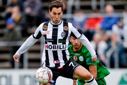 Bläddra bland fler bilder av Fotboll, Division 1 Södra, Landskrona - Prespa Bilrik