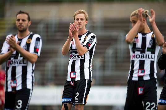 Landskronas Viktor Svensson tackar publiken