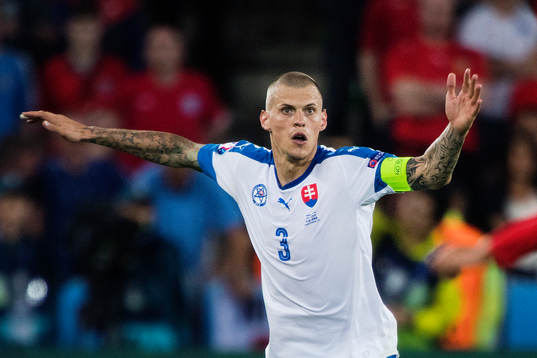Slovakiens Martin Skrtel  i fotbollsmatchen mellan