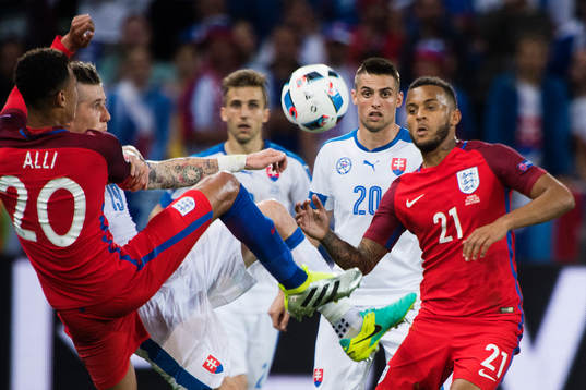 Slovakiens Jurij Kucka, Peter Pecari och Robert Mak med