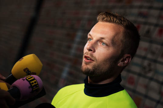 Sebastian Larsson i mixed zone