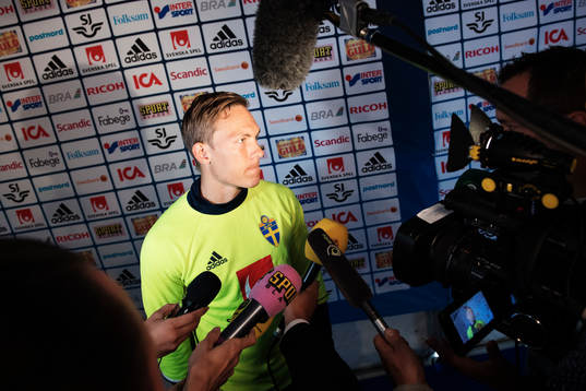 Ludwig Augustinsson i mixed zone