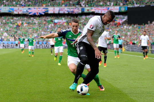 Nordirlands Conor Washington och Tysklands Jerome Boateng