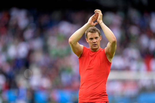 Tysklands målvakt Manuel Neuer jublar