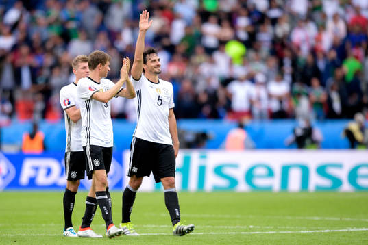 Tysklands Mats Hummels jublar