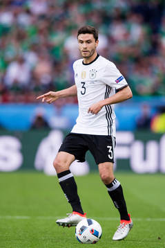 Tysklands Jonas Hector  i fotbollsmatchen mellan Nordirland