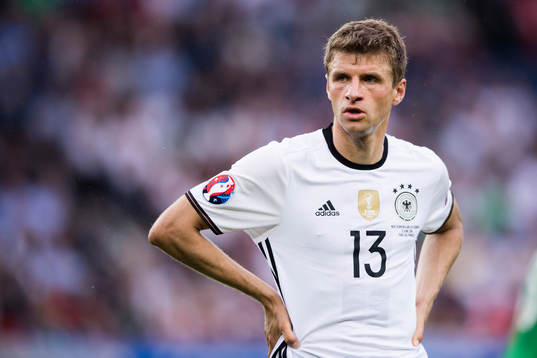 Tysklands Thomas Muller i fotbollsmatchen mellan Nordirland