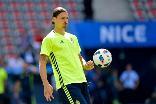 Sveriges Zlatan Ibrahimovic på Sveriges fotbollslandslags