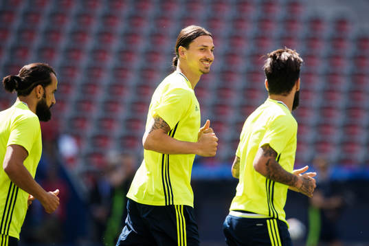 Erkan Zengin, Zlatan Ibrahimovic och Jimmy Durmaz på