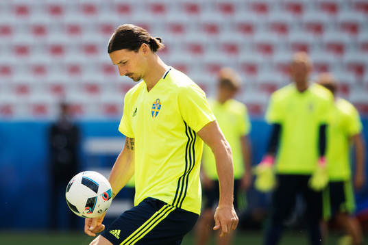 Zlatan Ibrahimovic på Sveriges fotbollslandslags träning