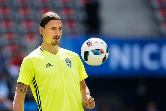 Zlatan Ibrahimovic på Sveriges fotbollslandslags träning