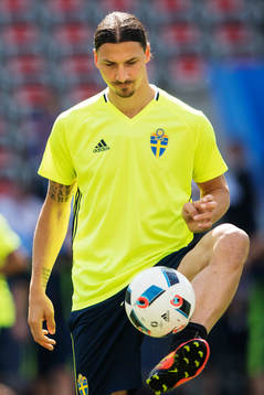 Zlatan Ibrahimovic på Sveriges fotbollslandslags träning