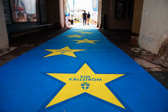 En "walk of fame" med Kim Källström på Camp Sweden