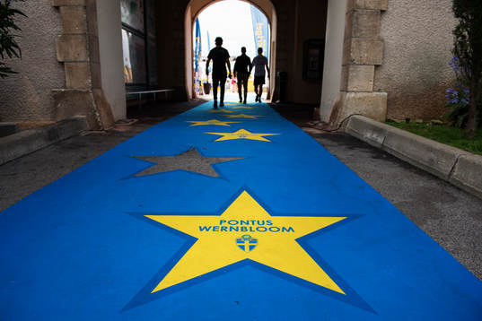 En "walk of fame" med Pontus Wernbloom på Camp Sweden