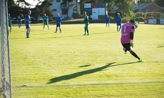 Inspark av Åhus-keepern i matchen i division 5 mellan