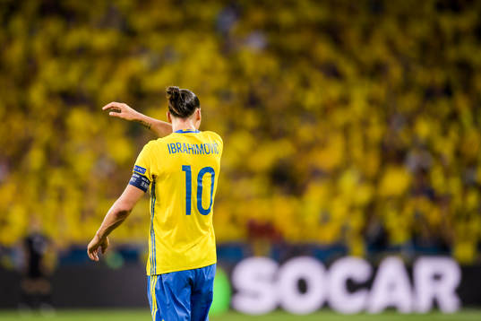 Sveriges Zlatan Ibrahimovic i fotbollsmatchen mellan
