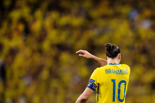 Sveriges Zlatan Ibrahimovic i fotbollsmatchen mellan