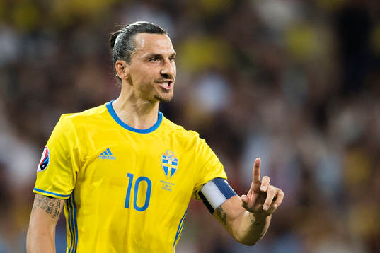 Sveriges Zlatan Ibrahimovic reagerar  i fotbollsmatchen