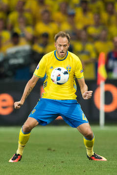 Sveriges Andreas Granqvist i fotbollsmatchen mellan Sverige