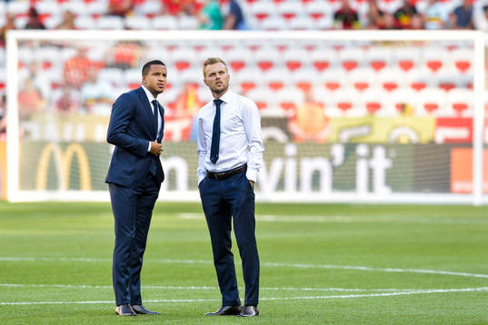Sveriges Martin Olsson och Sebastian Larsson är ute och