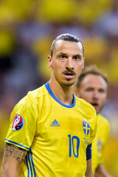 Sveriges Zlatan Ibrahimovic ifotbollsmatchen mellan Sverige
