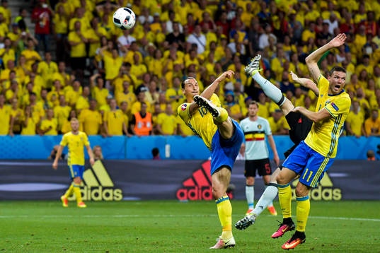 Sveriges Zlatan Ibrahimovic och Marcus Berg i