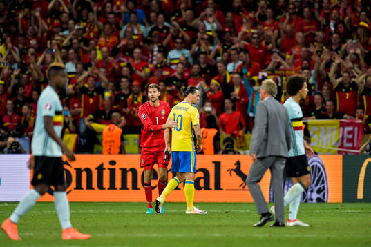Sveriges målvakt Andreas Isaksson och Zlatan Ibrahimovic