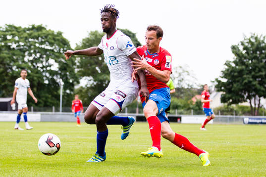 Vålerengas Vajebah Sakor och Helsingborgs Anton Wede i