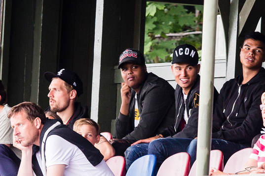 Helsingborgs Jordan Larsson på läktaren