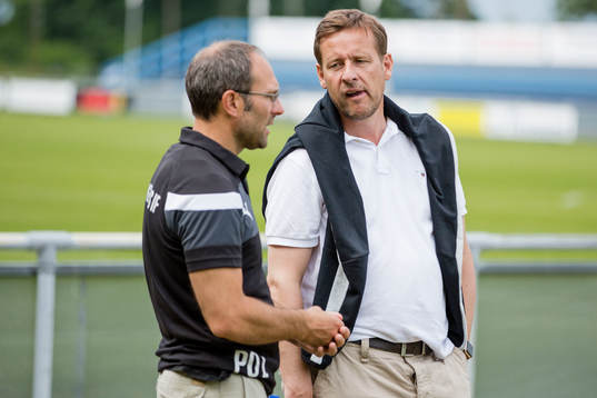Helsingborgs Per-Ola Ljung i samtal med klubbdirektören