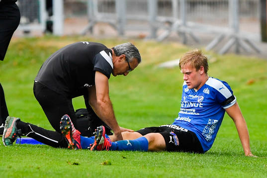 Halmstads Alexander Arvidsson tvingas lämna planen