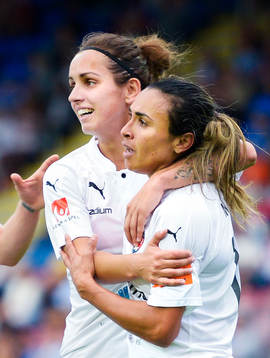 Rosengårds Marta Viera Da Silva och Natasa Andonova jublar