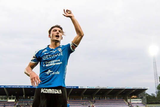 Bläddra bland fler bilder av Fotboll, Superettan, Halmstad - Värnamo
