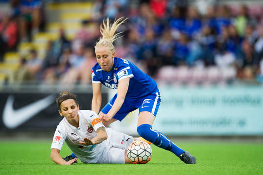Rosengårds Nataša Andonova och Eskilstunas Petra Larsson