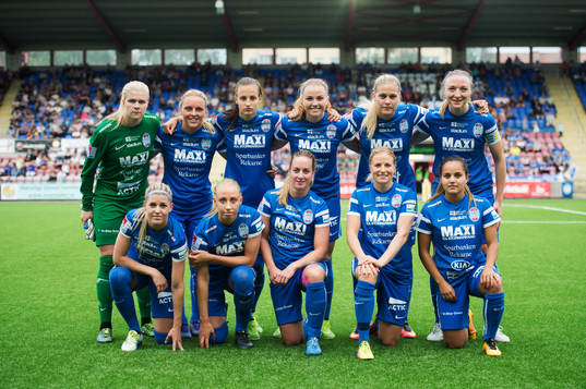 målvakt Emelie Lundberg, Mimmi Larsson, Nathalie Björn,