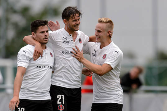 Hittarps Peter Milata (v) och Emil Rosqvist (h) jublar