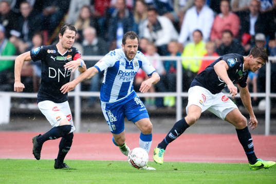 Strömsgodsets Lars Christopher Vilsvik och IFK Göteborgs