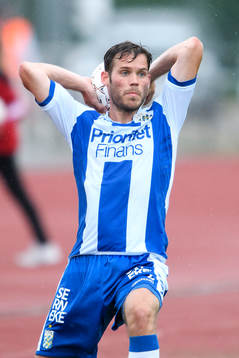 IFK Göteborgs Emil Salomonsson kastar inkast