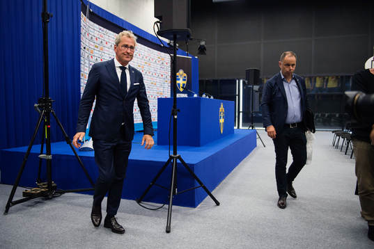 Sveriges förbundskapten Erik Hamrén och presschef Niklas