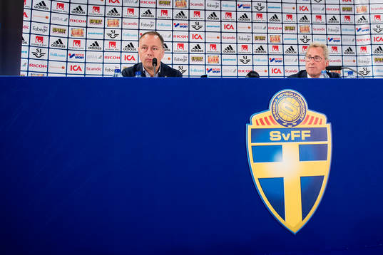 Sveriges förbundskapten Erik Hamrén och presschef Niklas