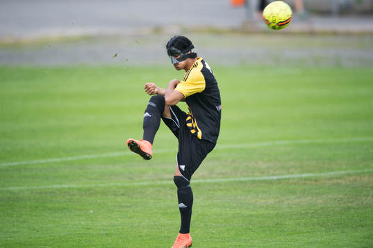 IFK Hässleholms Ameer Naseer i matchen i division 2 mellan