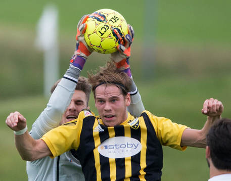 IFK Hässleholms Filip Ranmo i matchen i division 2 mellan