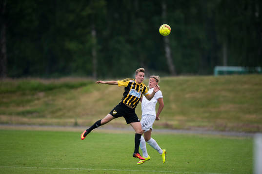 IFK Hässleholms Danny Gunnarsson i matchen i division 2