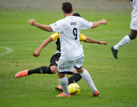 IFK Hässleholms Ameer Naseer i matchen i division 2 mellan